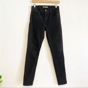 Levi’s 721 High-Rise Skinny jeans